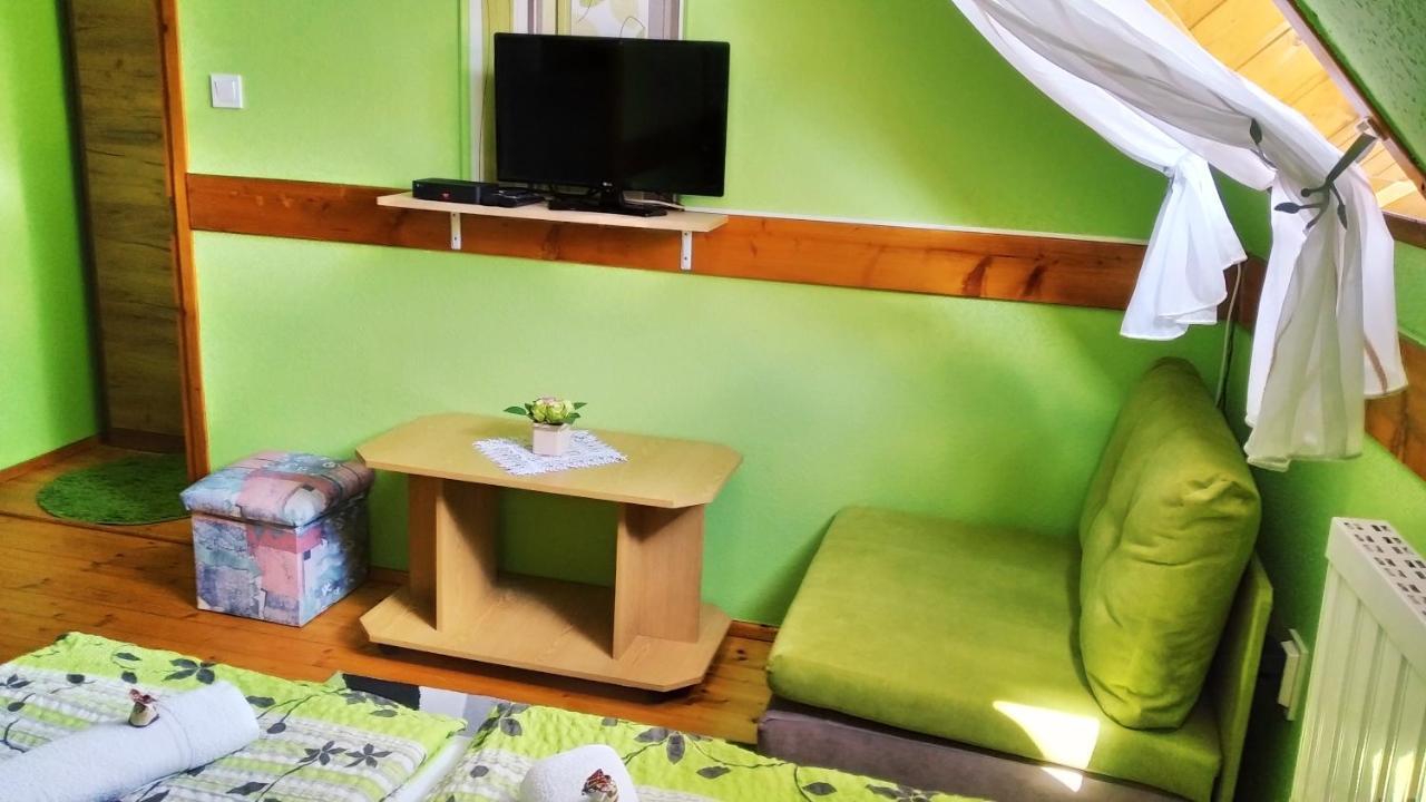 Csobogo Vendeghaz Apartment Eger Ngoại thất bức ảnh